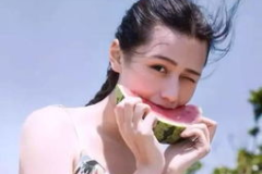 娱乐吃瓜头像图片女生,揭秘娱乐吃瓜头像中的魅力女生