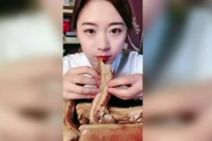 娱乐吃瓜酱女孩子叫什么,她为何成为新一代网红女神？